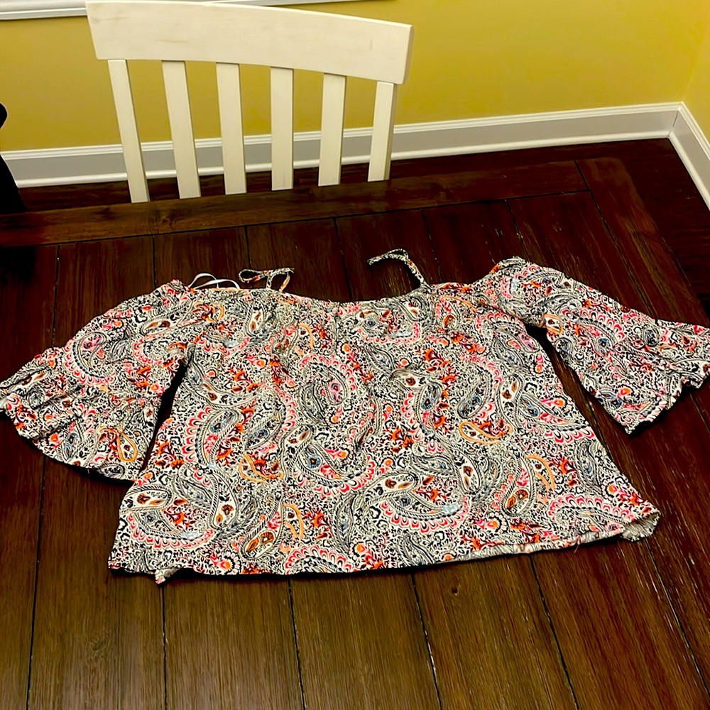 Me ami 100% rayon pretty paisley babydoll top with bell sleeves XS